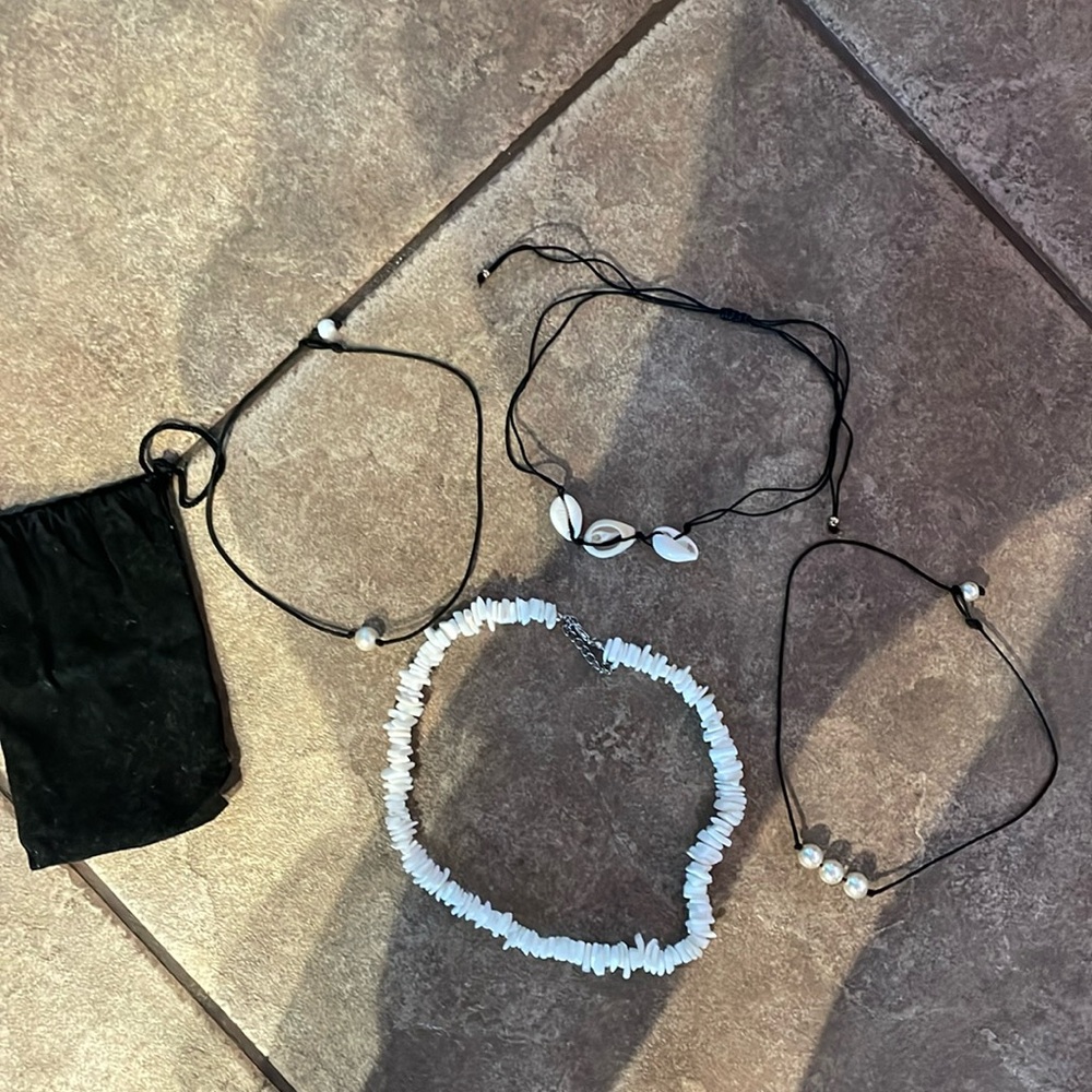 Pearl bead and seashell necklace set
